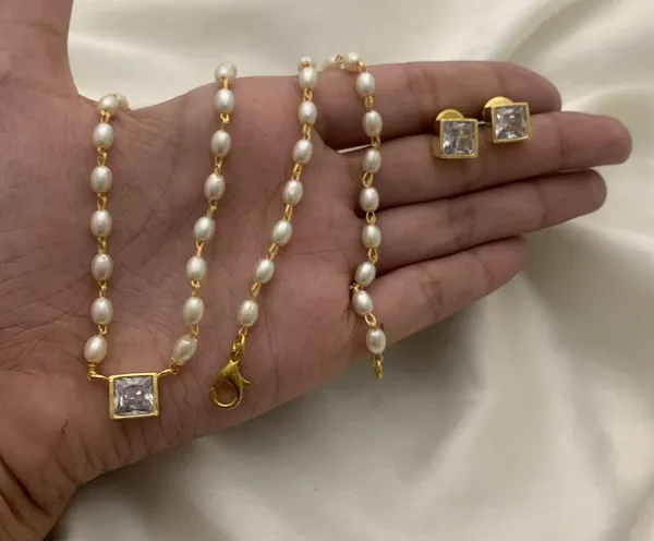 Trendy_Single_stone_Ad_pendant_with_single_line_Pearl_Mala_set