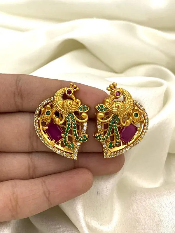 Trendy_Peacock_design_Ear_stud