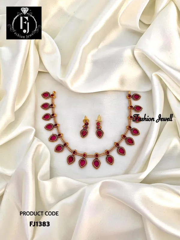 Romily_Matte_antique_Necklace_set