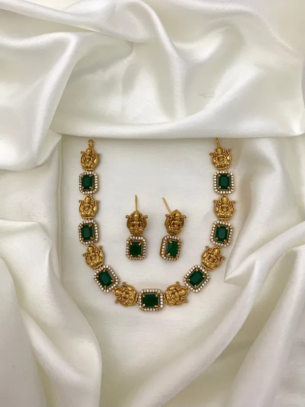 PANCHI_ANTIQUE_LAKSHMI_NECKLACE_SET