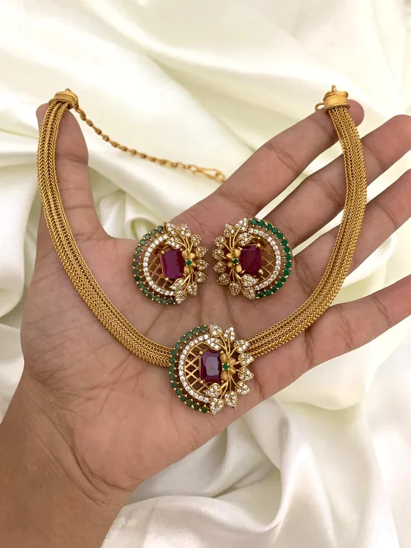 Exclusive_flower_design_Chain_style_Necklace_set