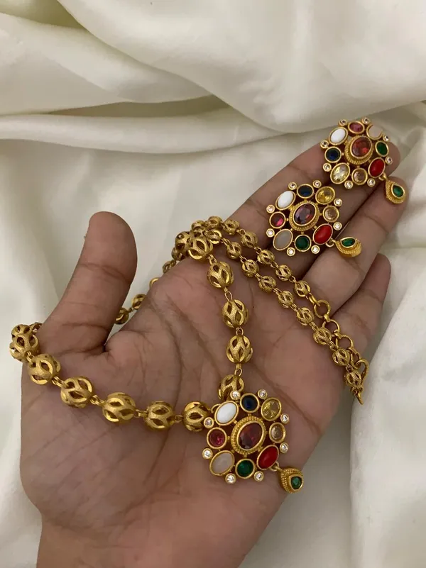 Jiya_Navratna_Design_Chain_Necklace_Set