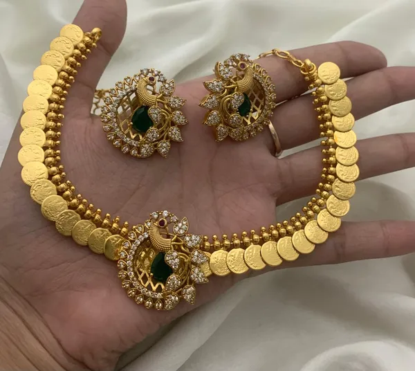 Gorgeous_Peacock_designed_Pendant_with_Microgold_polish_Necklace_set