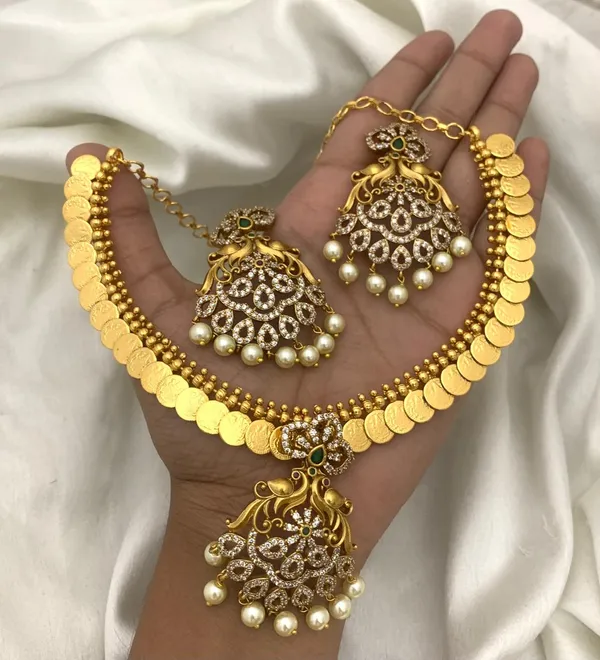Unique_Ad_Matte_Pendant_with_Microgold_polish_Necklace_set