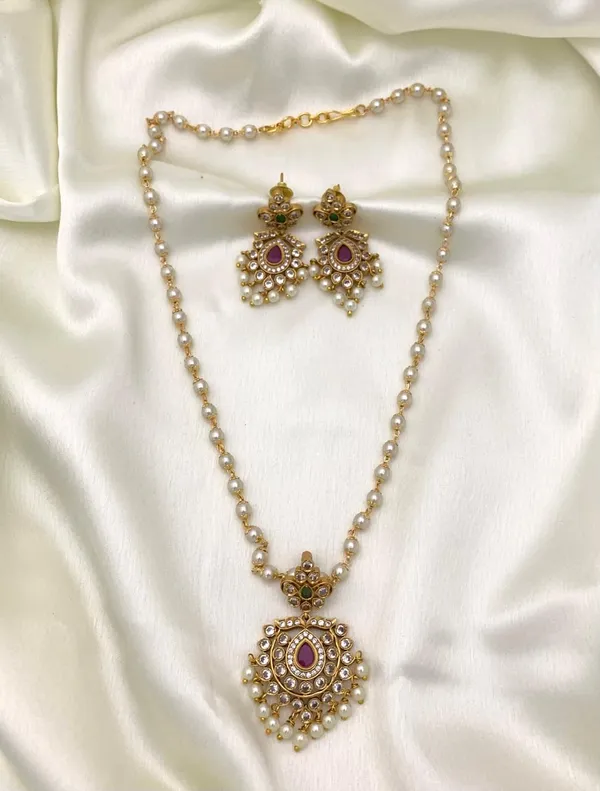 VARALI_PEARL_NECKLACE_SET
