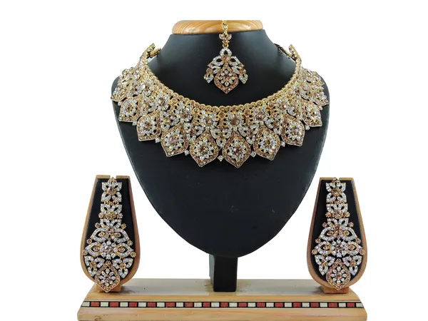 Alloy_Gold_Plated_Jewel_Set_|_Stone_Studded_Necklace_Set_For_Women_|_White_and_Gold