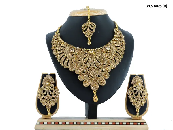 Alloy_Gold_Plated_Jewel_Set_|_Stone_Studded_Necklace_Set_For_Women_|_White_and_Gold