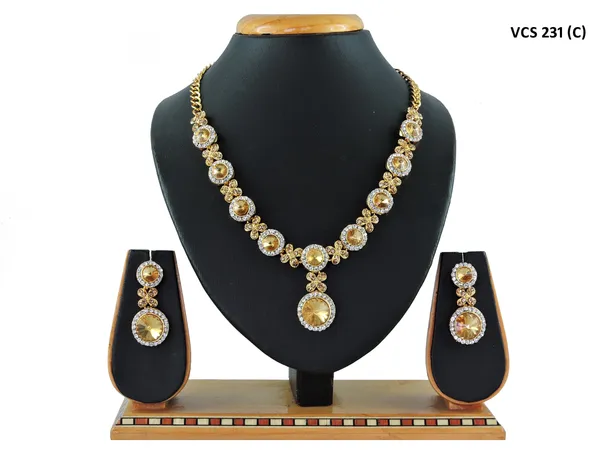 Alloy_Gold_Plated_Jewel_Set_|_Stone_Studded_Necklace_Set_For_Women_|_White_and_Gold