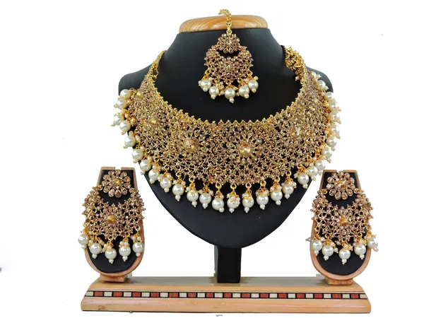 Alloy_Gold_Plated_Jewel_Set_|_Stone_Studded_Necklace_Set_For_Women_|_Gold
