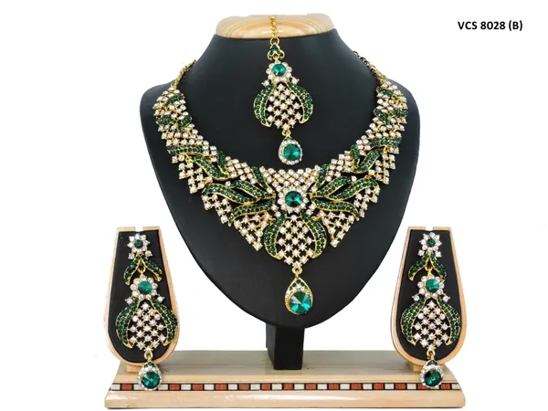 Stone_Studded_Necklace_Set_For_Women_|_Designer_Jewelry_Set_with_Earring_|_Green_and_White