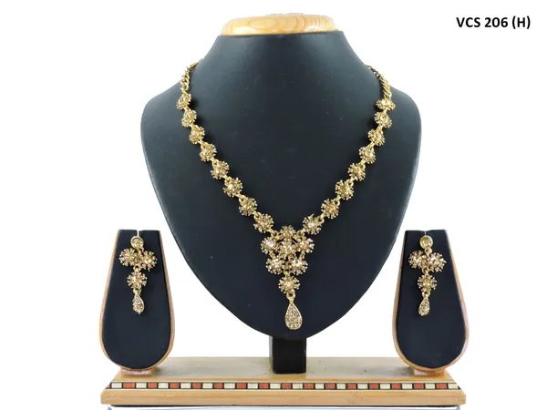 Alloy_Gold_Plated_Jewel_Set_|_Stone_Studded_Necklace_Set_For_Women_|_Gold
