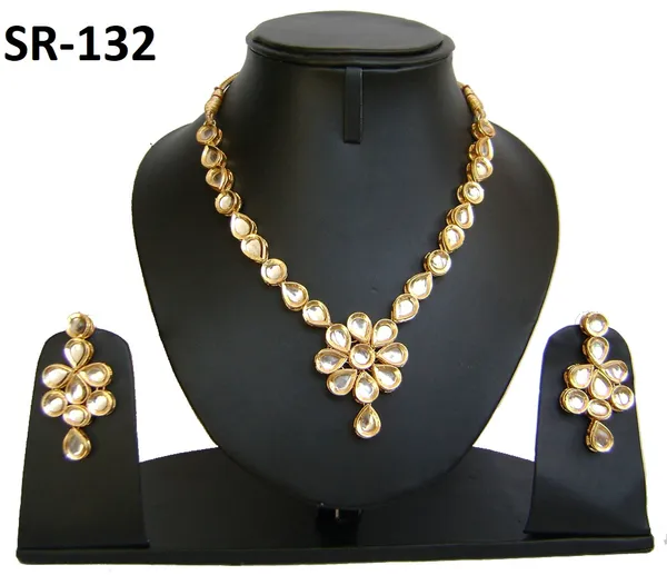 Single_Line_Kundan_Necklace_and_Earring_with_Meenakari_Work_for_Women__|_Gold