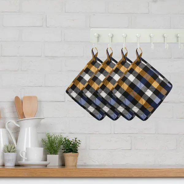 Cotton_Quilted_Pot_Holder_Set_of_4_Pcs._(Color-Check_Blue,_Size-8x8_Inch)