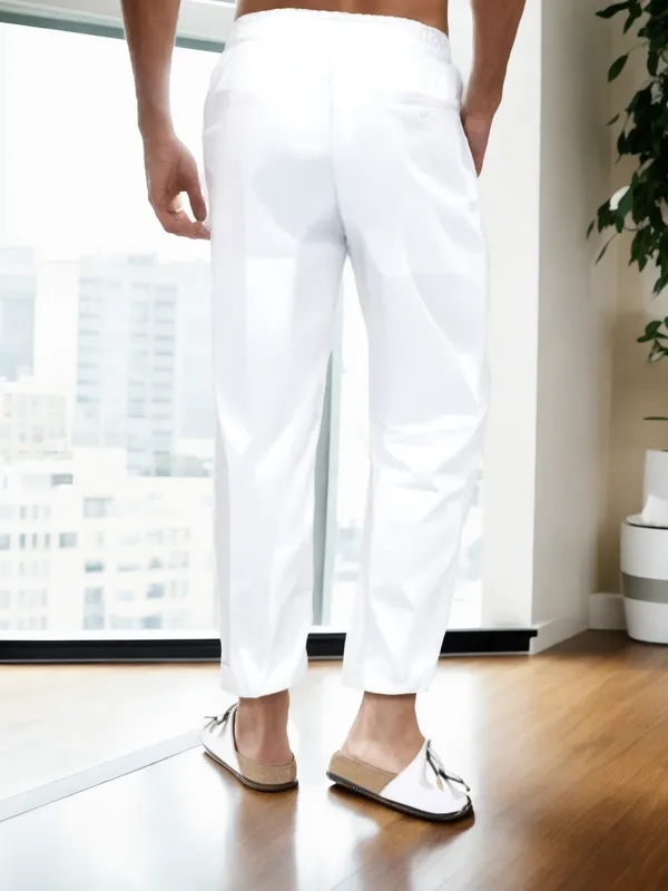 Ismail_Men's_Cotton_Full_Elastic_White_Pyjama_With_(Zip_Pocket)
