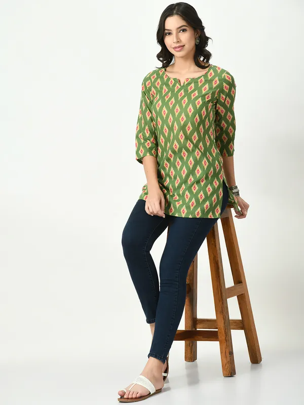 Riya_Green_Printed_Short_Kurti