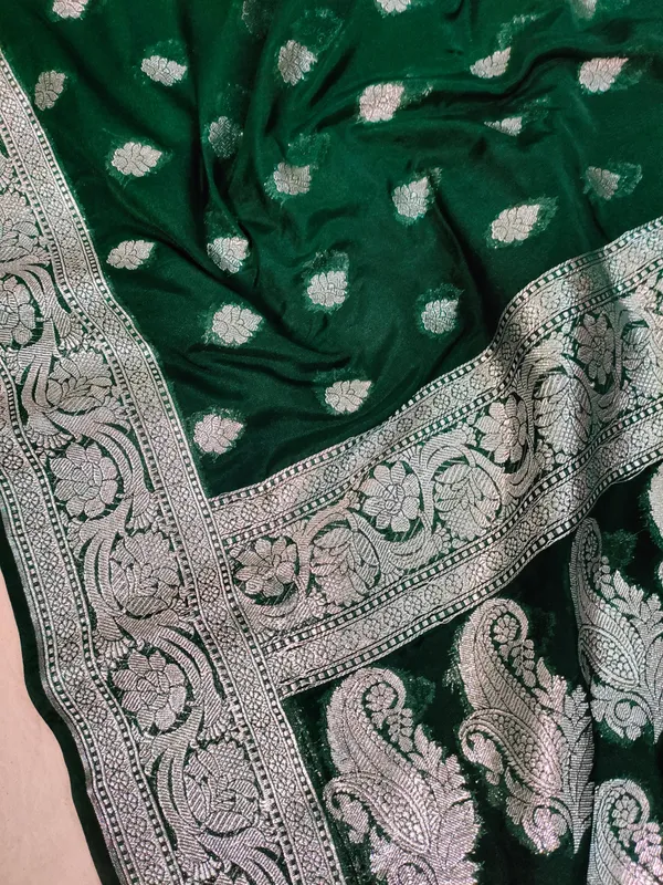 Faux_Katans_Georgette_Banarasi_Buti_Banarasi_saree/_bottle_green