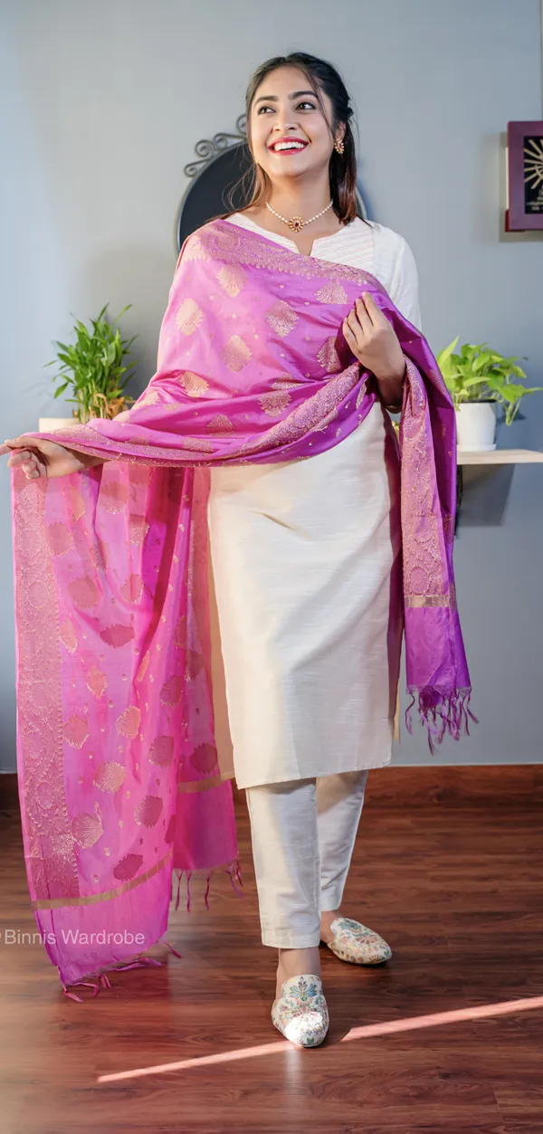 Pure_dupion_silk_Banarasi_handloom_fuchis_dupatta