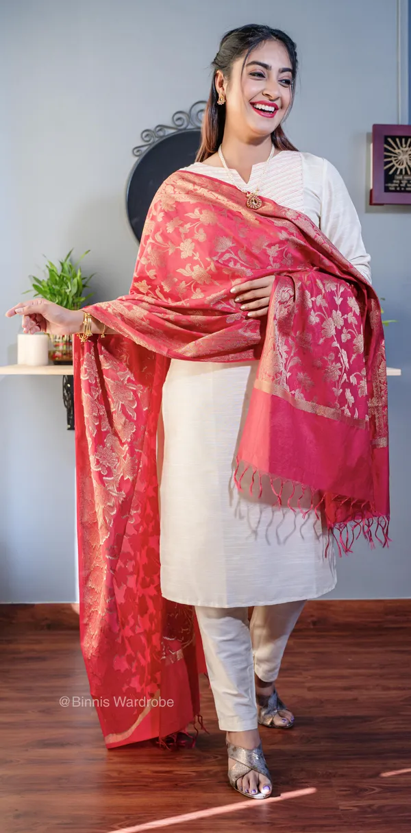 Pure_dupion_silk_Banarasi_handloom_Cerise_dupatta