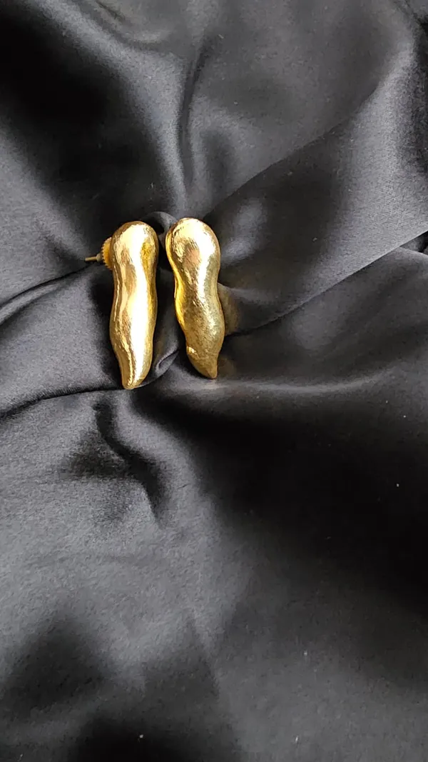 Lena_Capsule_Stud_Earrings