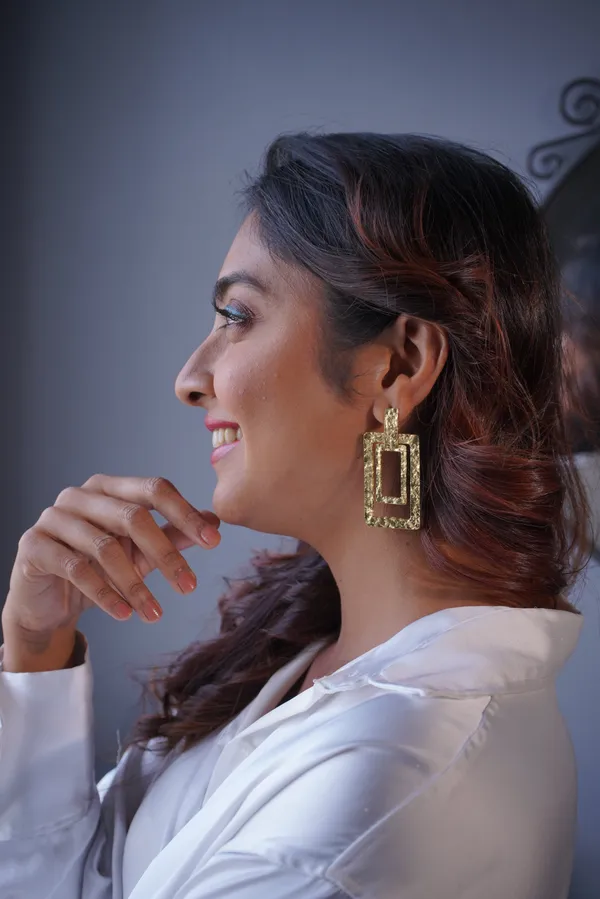 Nysa_Rectangular_Drop_Earrings