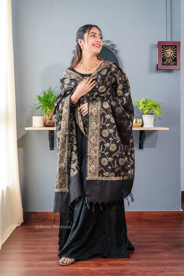 Pure_dupion_silk_Banarasi_handloom_Black_dupatta