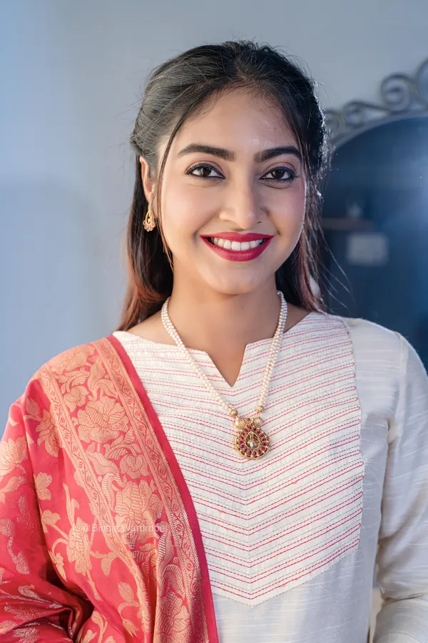 Pure_dupion_silk_Banarasi_handloom_Cerise_dupatta