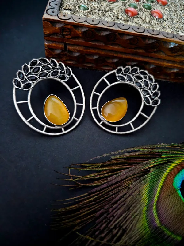 Yellow_stone_round_shaped_earrings