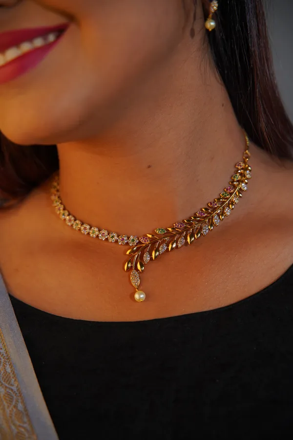 Jiva_Leaf_Design_Golden__Necklace_Set