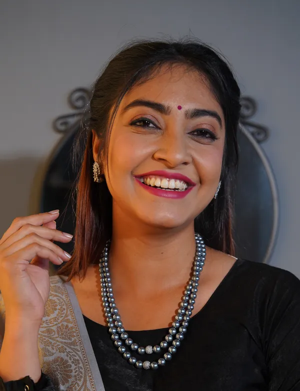 Srishti_Semi-Precious_Pearl_Necklace_Set