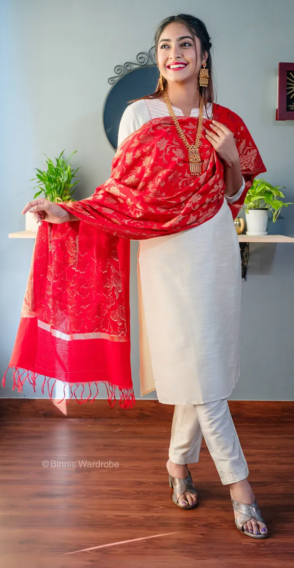 Pure_dupion_silk_Banarasi_handloom_Blood_Red_dupatta