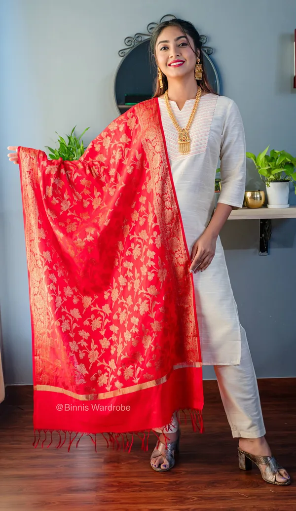 Pure_dupion_silk_Banarasi_handloom_Blood_Red_dupatta