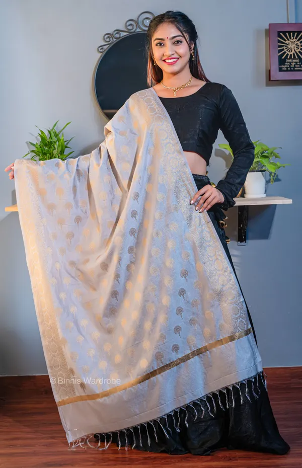 Pure_dupion_silk_Banarasi_handloom_Gold_dupatta