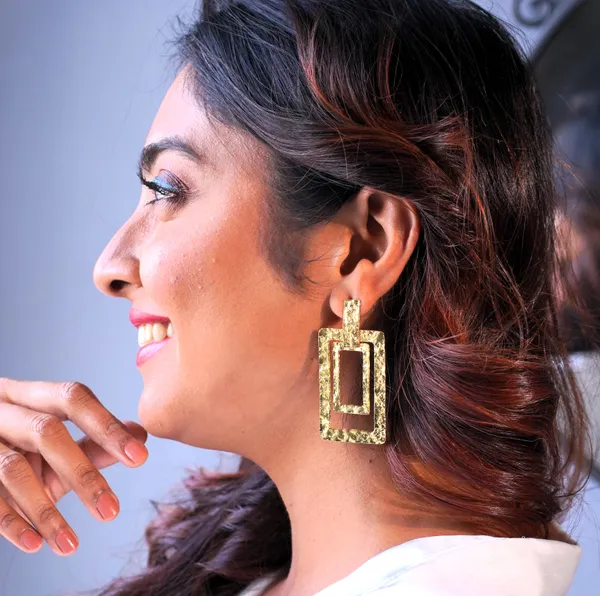 Nysa_Rectangular_Drop_Earrings