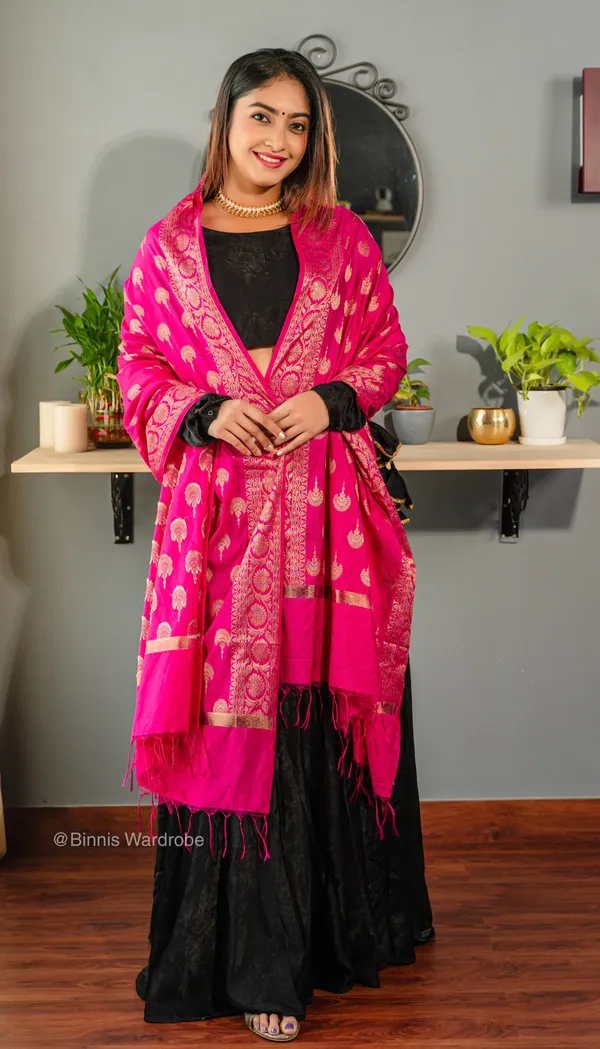Pure_dupion_silk_Banarasi_handloom__Pink_dupatta