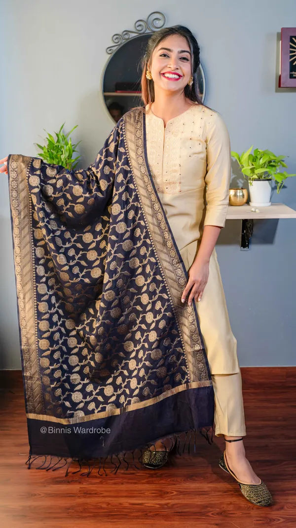 Pure_dupion_silk_Banarasi_handloom_Navy_blue_dupatta