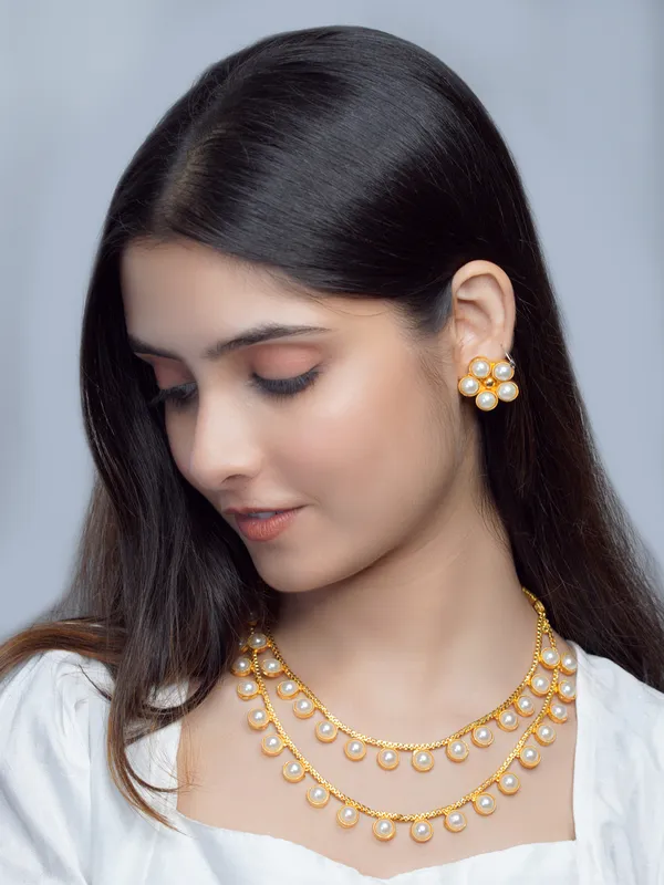 Veya_Gold_Toned_Layered_Pearls_Necklace_Set