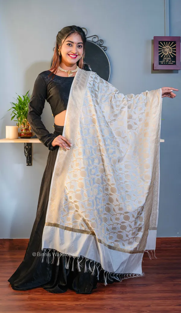 Pure_dupion_silk_Banarasi_handloom_White__dupatta