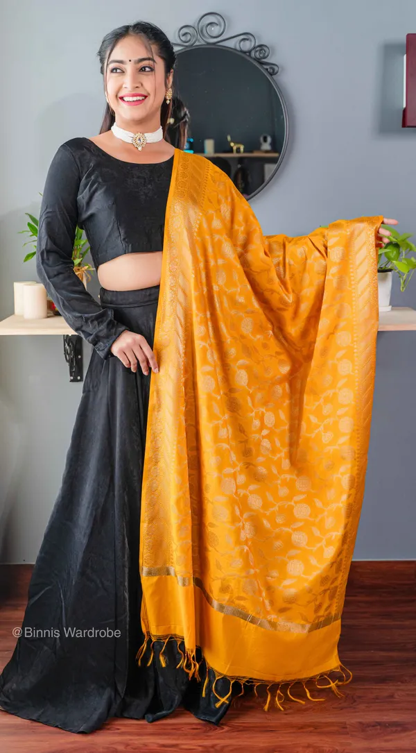 Pure_dupion_silk_Banarasi_handloom_Mystered_yellow_dupatta