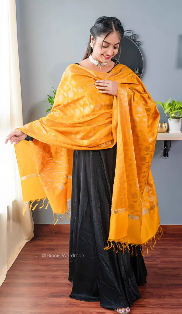 Pure_dupion_silk_Banarasi_handloom_Mystered_yellow_dupatta