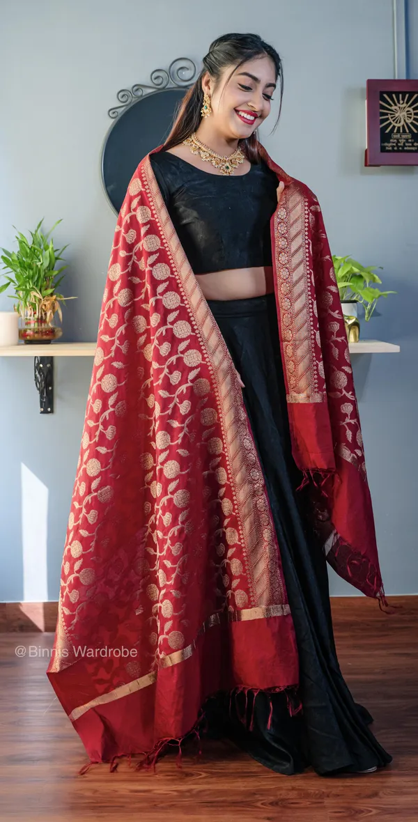 Pure_dupion_silk_Banarasi_handloom_Red7117_dupatta