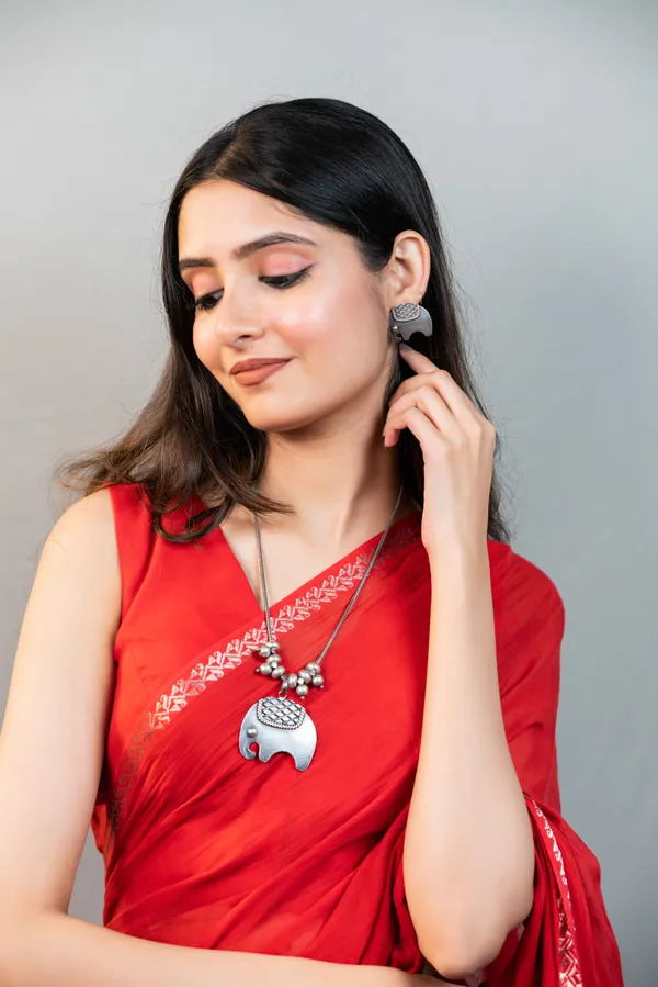 Gaj-Gamini_German_Silver_Elephant_Pendant_Set