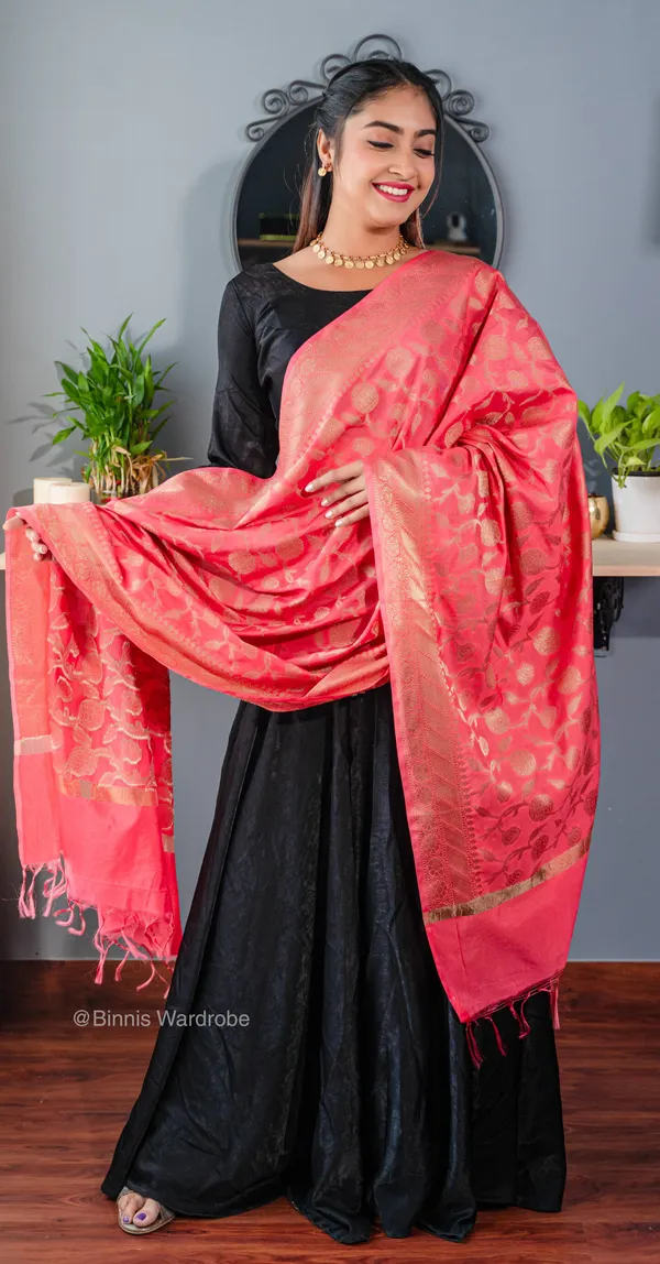 Pure_dupion_silk_Banarasi_handloom_Baby_pink_dupatta