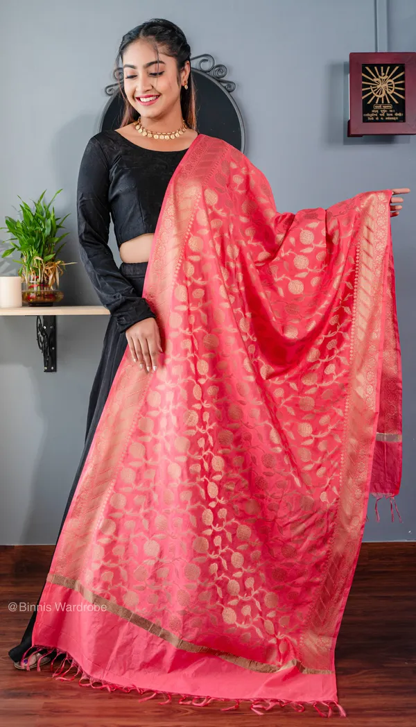 Pure_dupion_silk_Banarasi_handloom_Baby_pink_dupatta