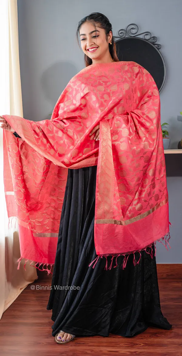 Pure_dupion_silk_Banarasi_handloom_Baby_pink_dupatta