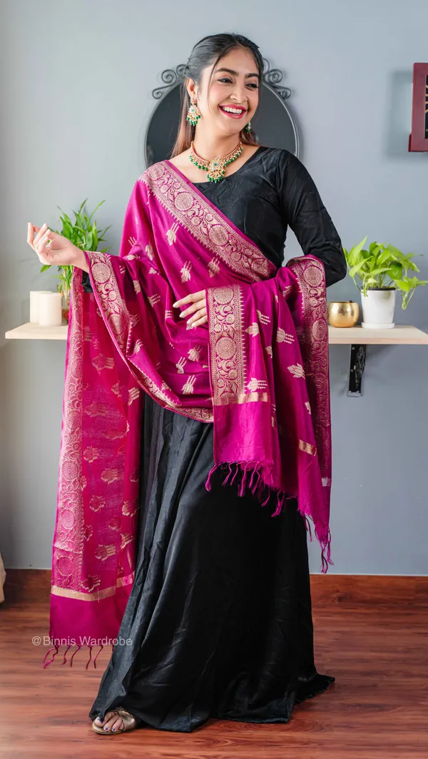 Pure_dupion_silk_Banarasi_handloom_magenta_color_dupatta
