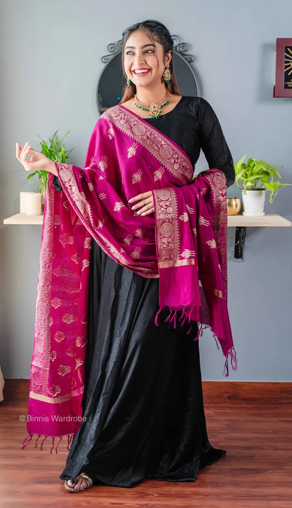 Pure_dupion_silk_Banarasi_handloom_magenta_color_dupatta