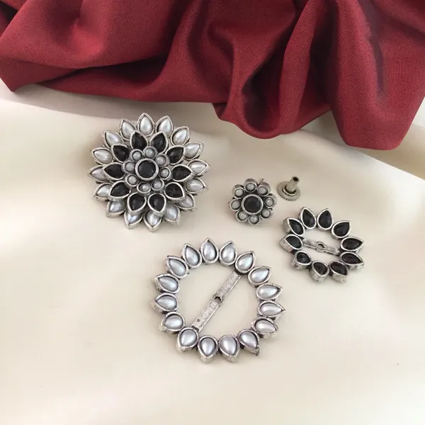 White_Black_Changeable_Earrings_Set