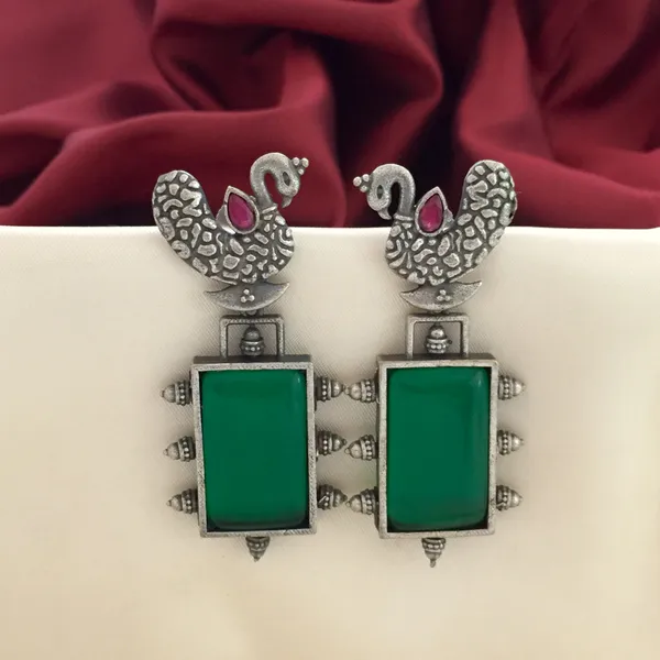Peacock_Model_Green_Earrings