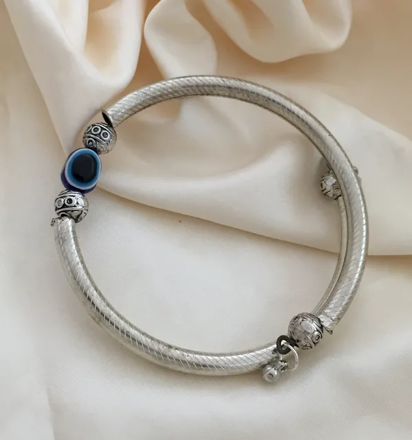 Handcrafted_Kadli_Bracelet_–_Oxidized_Evil_Eye_Protection