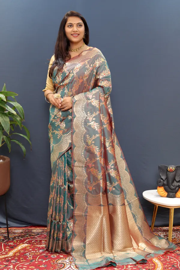 Women_Gold_Ethnic_Motifs_Zari_Celebrity_Banarasi_Sarees